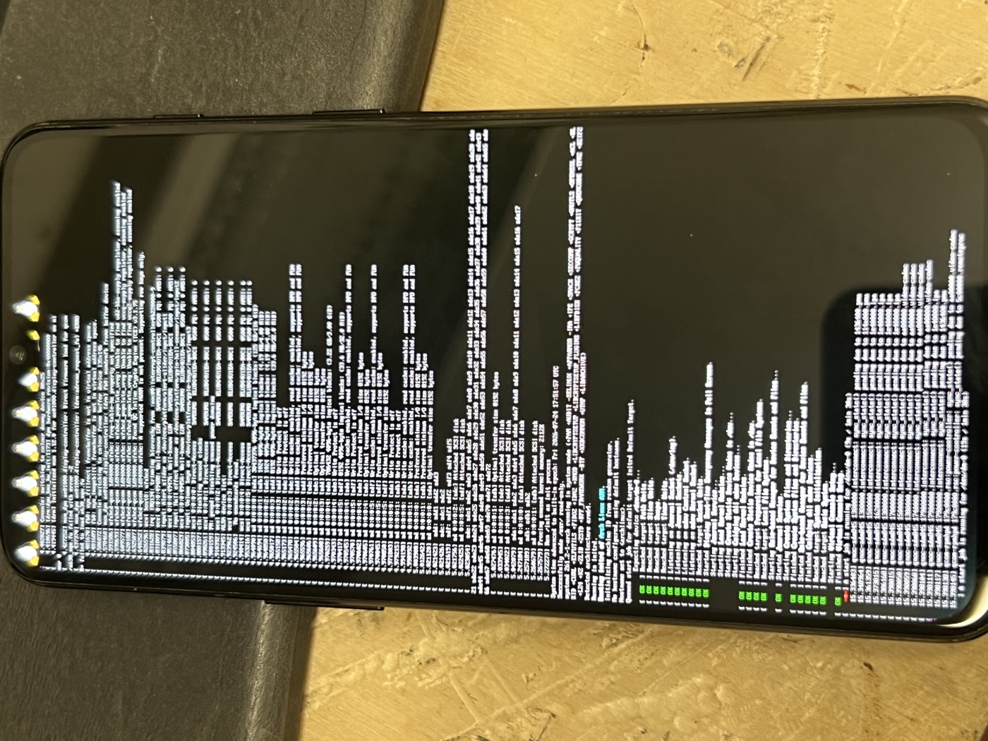 The framebuffer console rendering as vertical stripes of garbage before the rotate fix